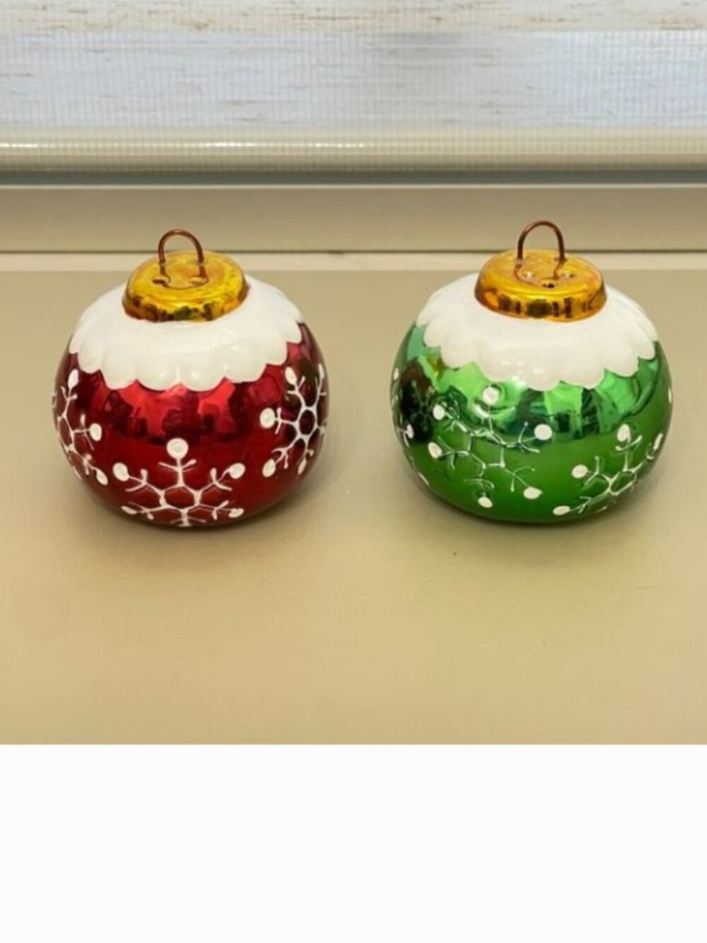New Ornament Shape Salt and Pepper Shakers Set Ceramic Snowflakes Christmas